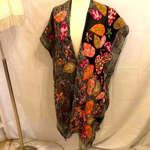 Soft Surroundings Woven Embroidered Topper